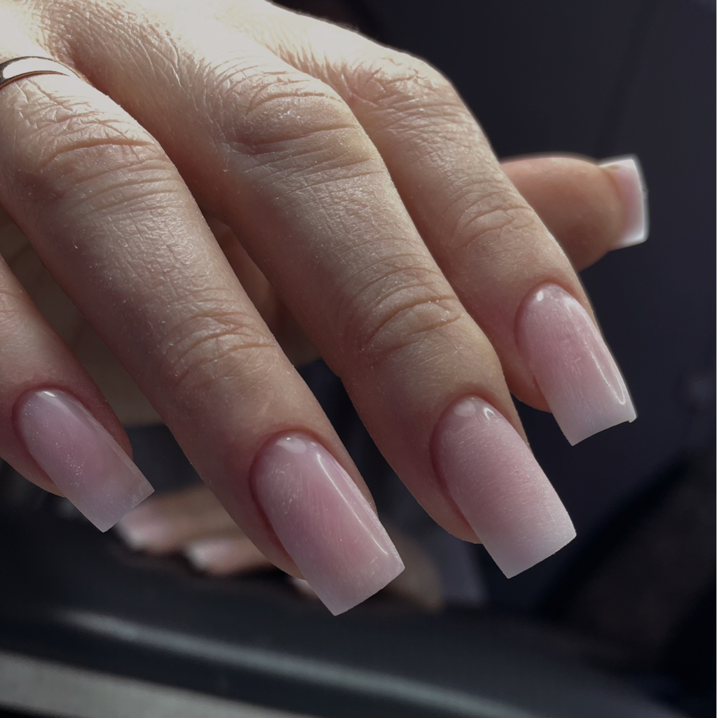 Наращивание ногтей