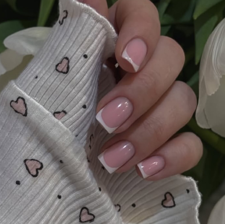 Укрепление ногтей + френч (снятие, маникюр, покрытие гелем + френч (белый, цветной, блестками)). Короткие ногти.