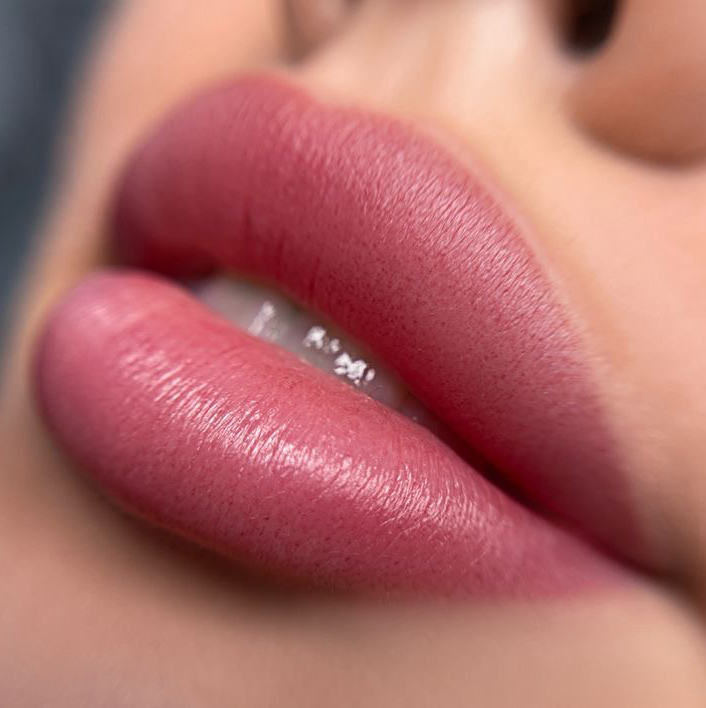 Рефреш (коррекция спустя более 6 месяцев) перманента губ(Мастер)