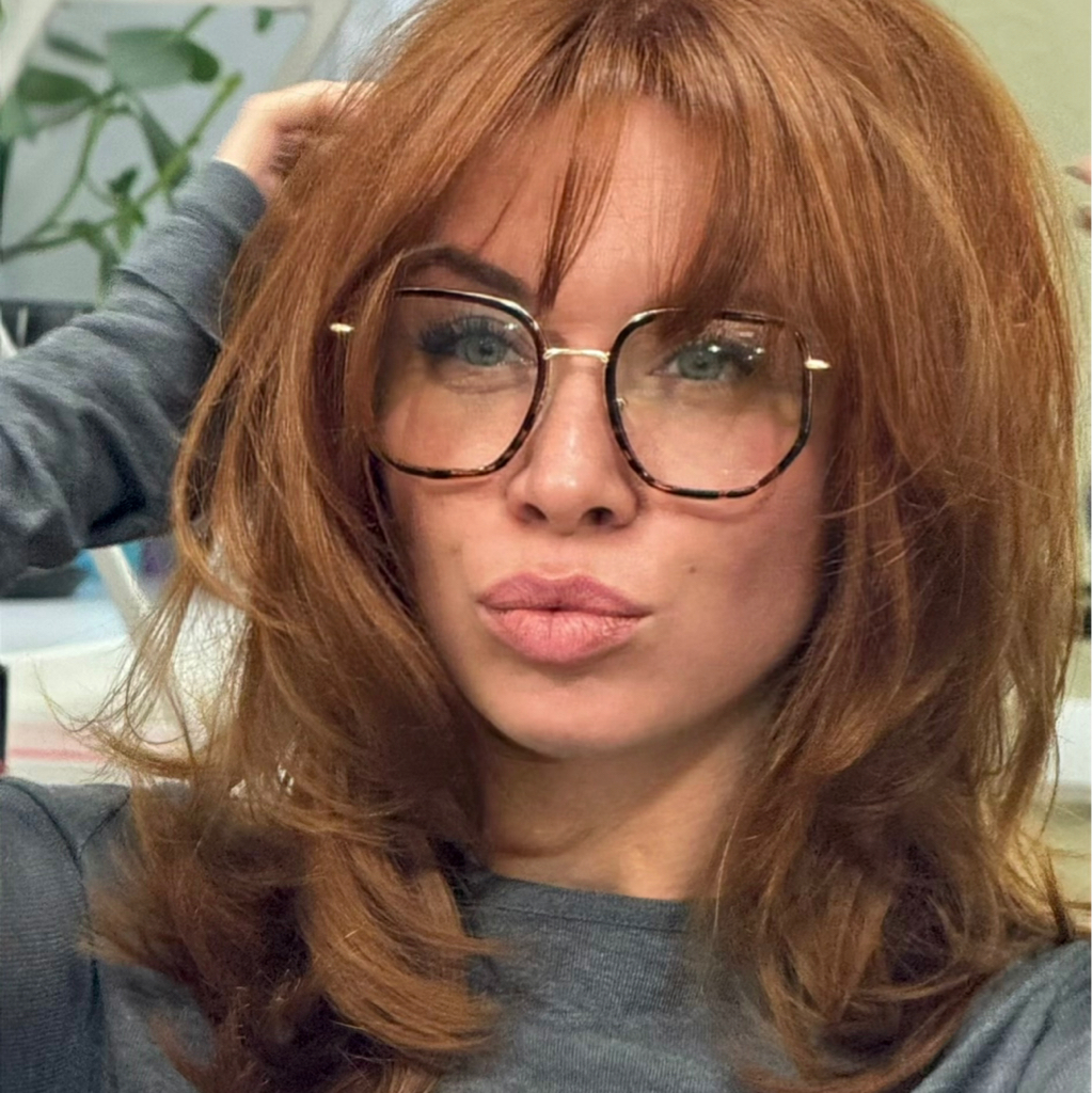 Окрашивание в 1 тон / Корни + тонирование длины ДО ПЛЕЧ