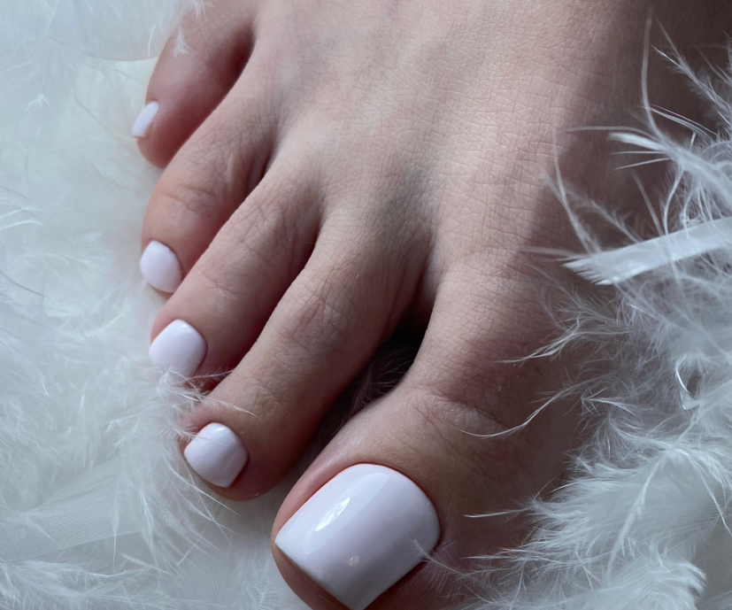 Smart педикюр с однотонным покрытием гель лак