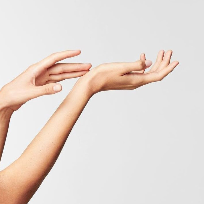 Руки полностью воск