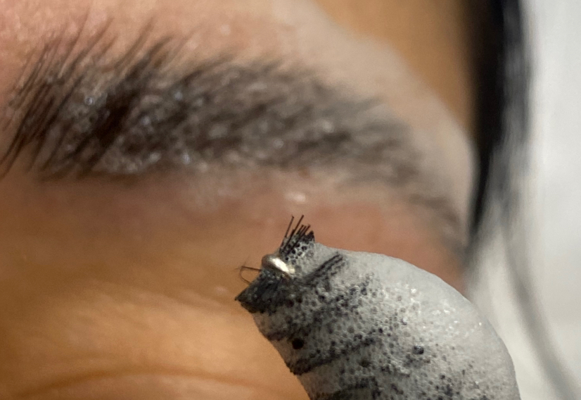 Оформление и окрашивание бровей