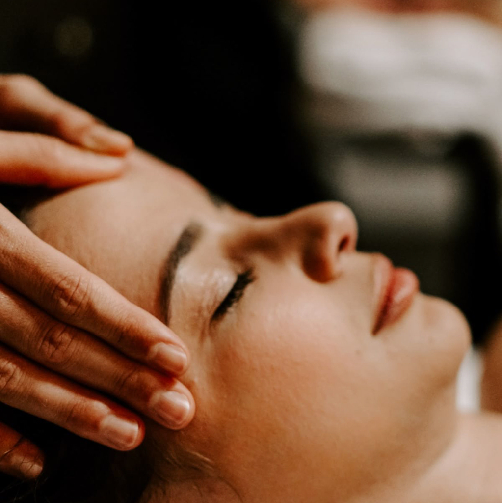 Массаж головы