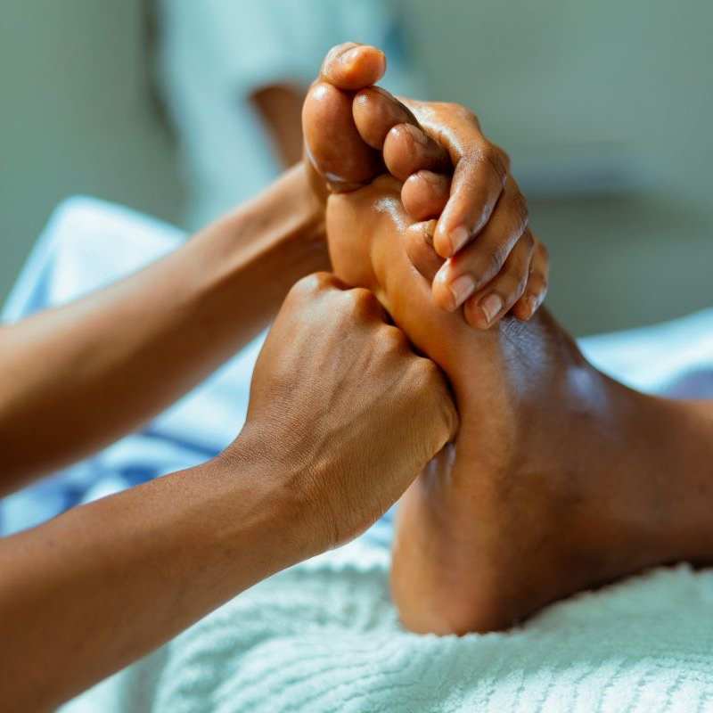 Лимфодренажный массаж стоп