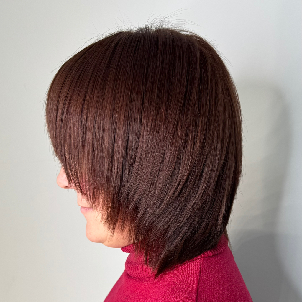 Окрашивание волос в один тон. Средние волосы.