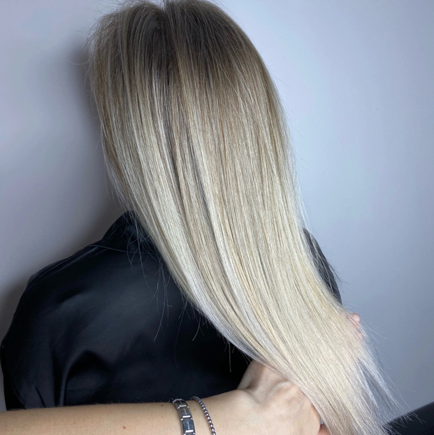 AIRTOUCH (АЙРТАЧ - сложное окрашивание, через технику, с плавным переходом от более темных корней, светлым концам) стоимость рассчитывается индивидуал