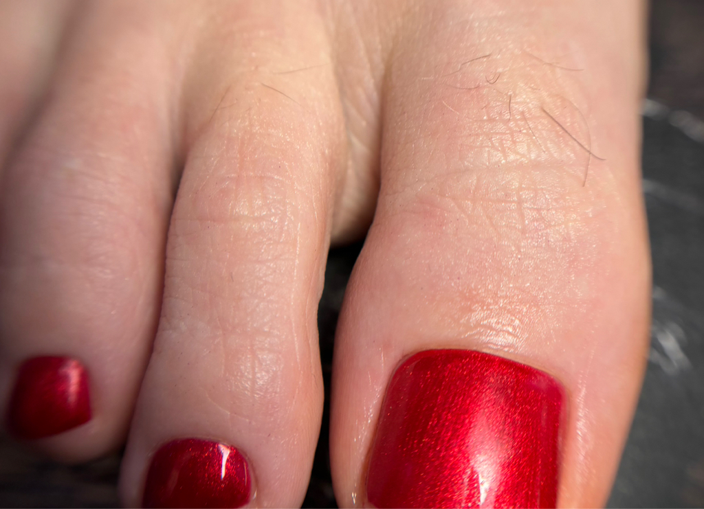 Педикюр с покрытием гель лаком