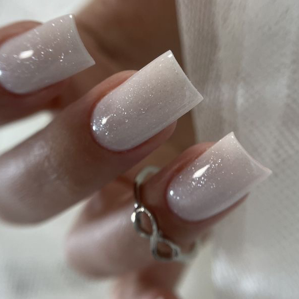 Наращивание ногтей