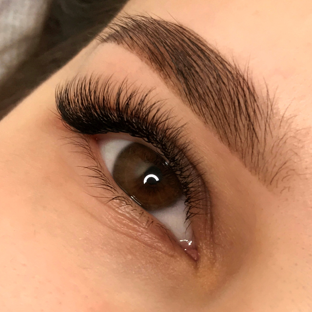 Адаптивное наращивание ресниц (смешанный объем от 1 до 3д)