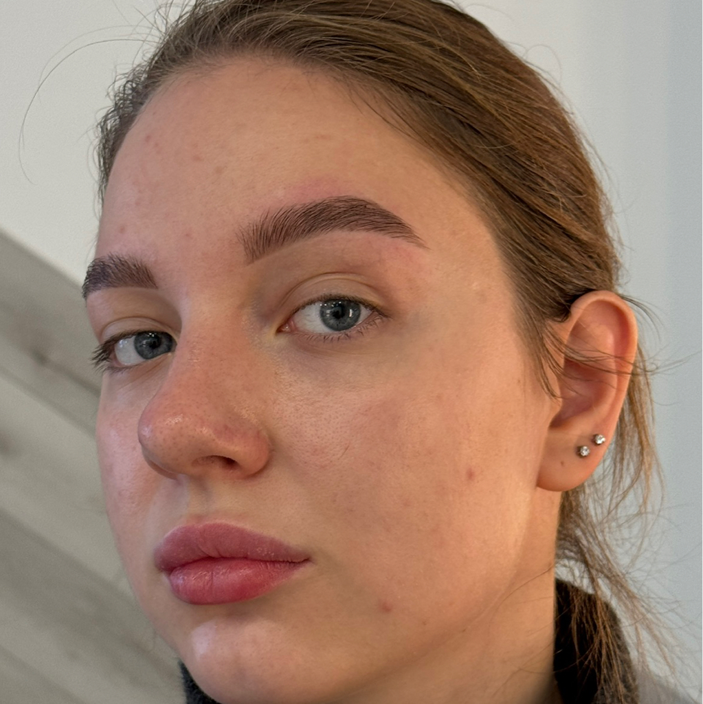 Окрашивание бровей