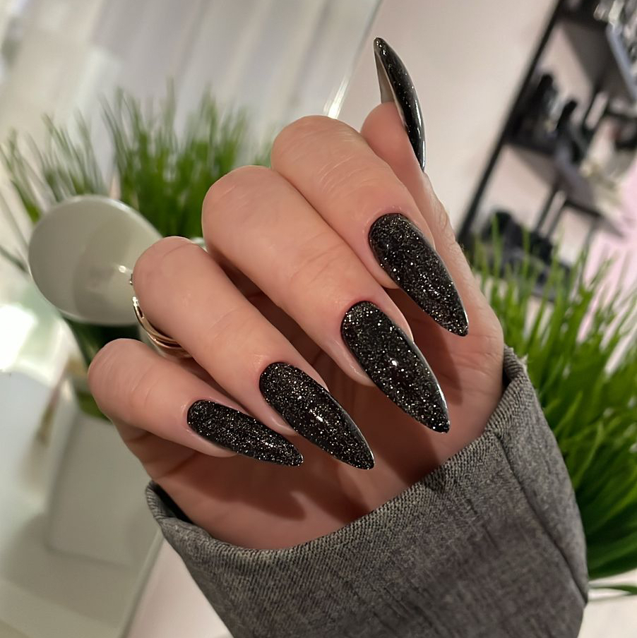 Наращивание ногтей с маникюром