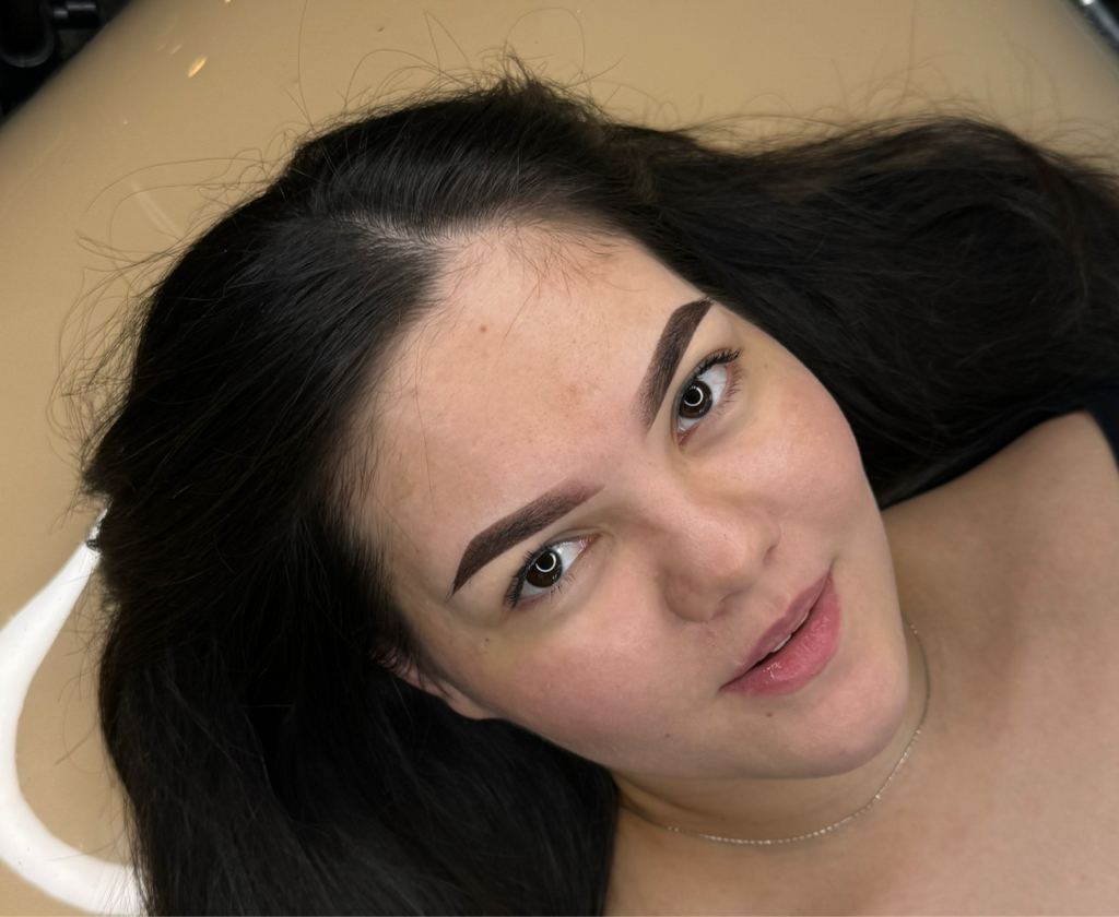 Перманент бровей (первичная процедура)