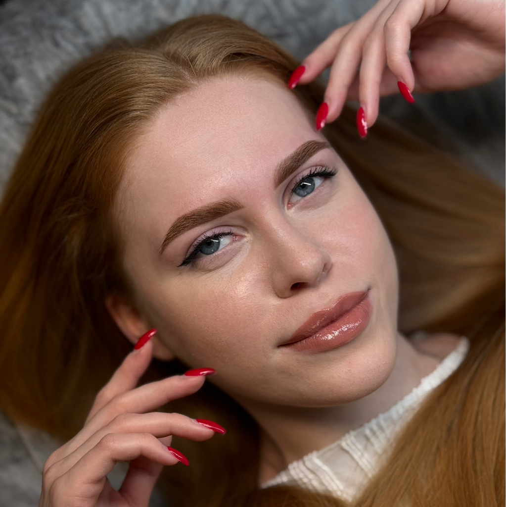 Окрашивание бровей