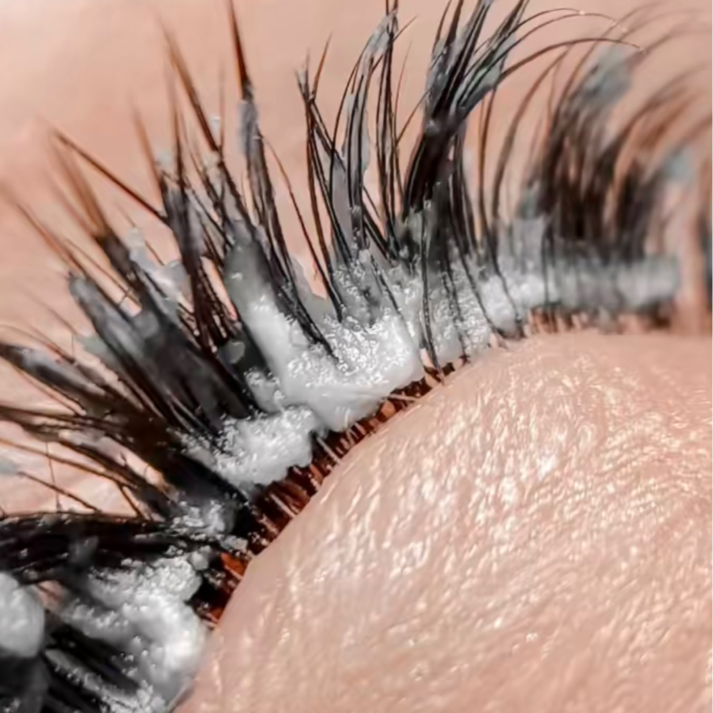 Снятие ресниц