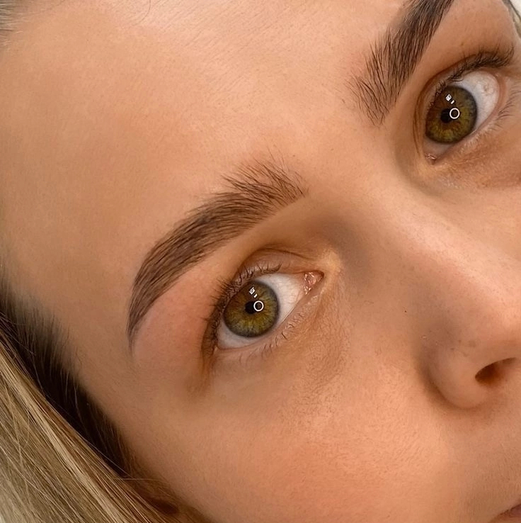 Окрашивание бровей хной