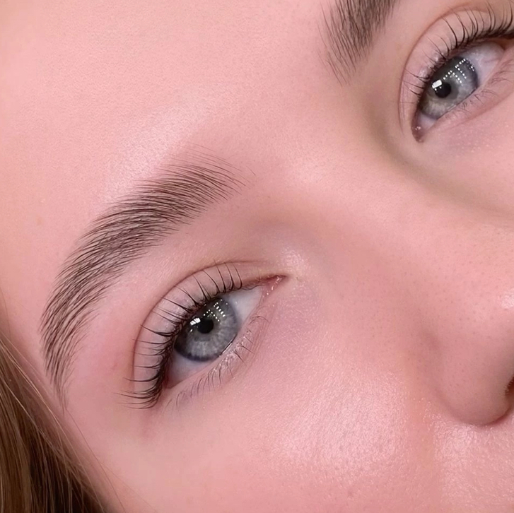 Ламинирование бровей