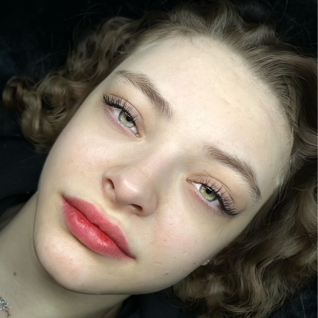 Наращивание ресниц «классика»