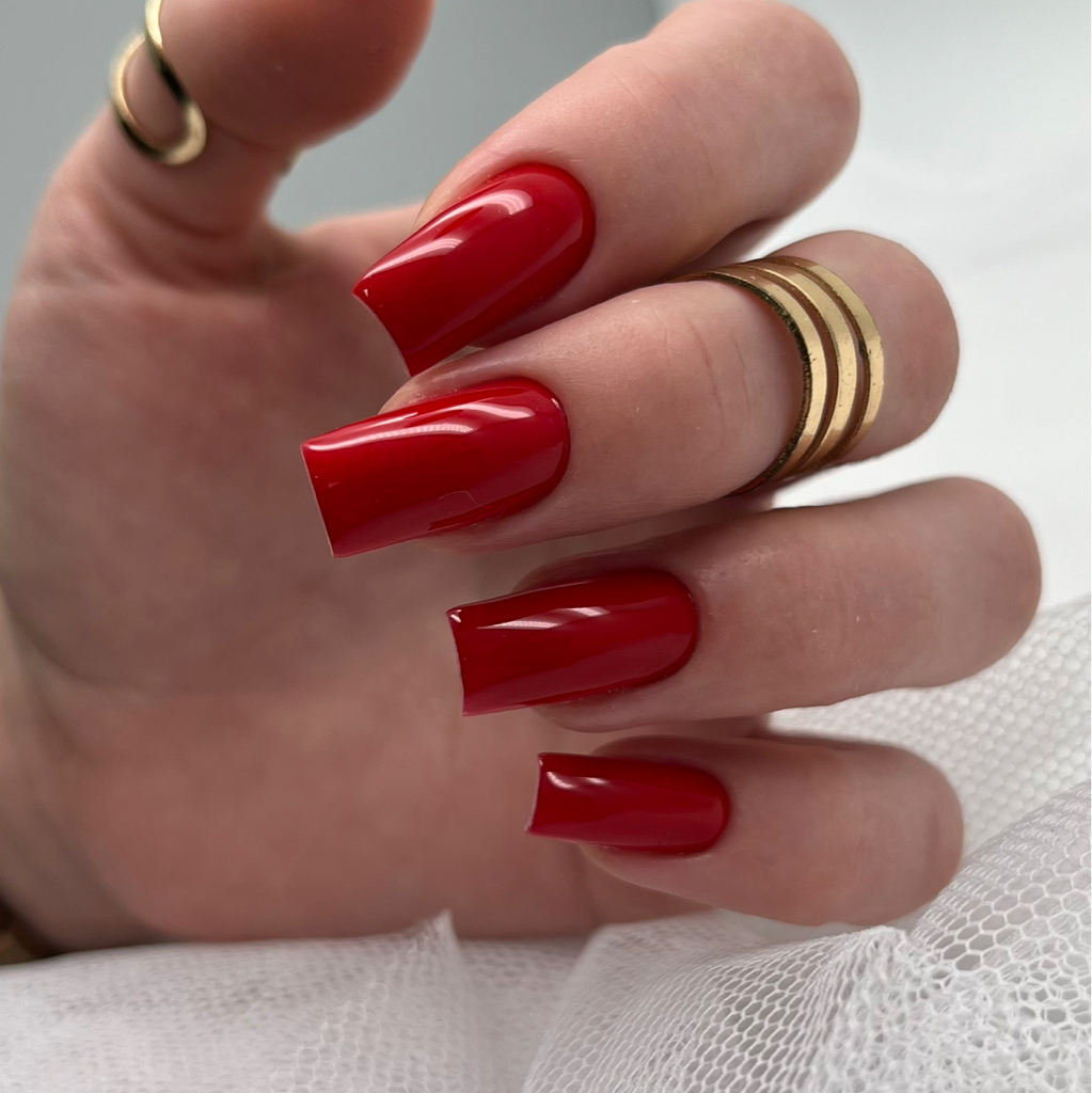 Маникюр с покрытием однотон