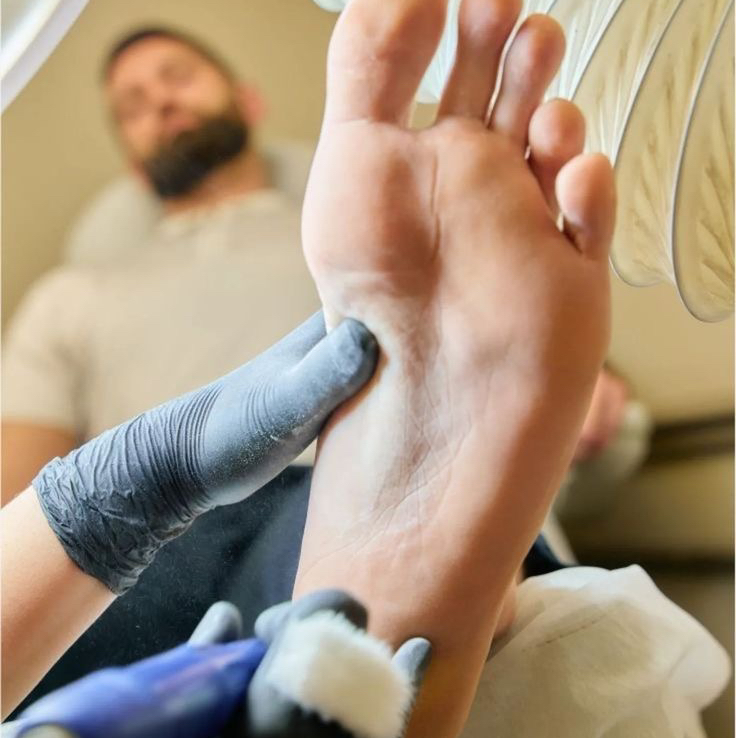 Мужской полный педикюр с препаратами Golden Trace