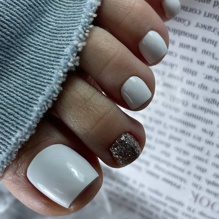 Педикюр(обработка)+покрытие гель лак+обработка стоп