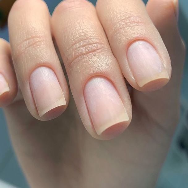 Маникюр женский