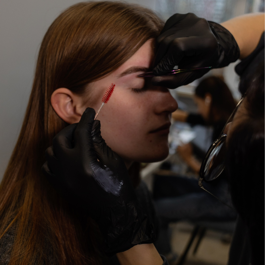 Моделирование бровей