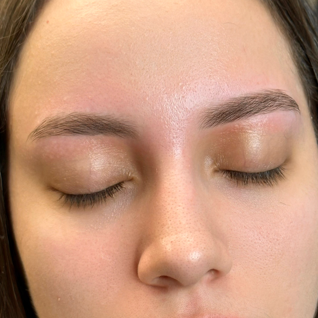 Коррекция бровей