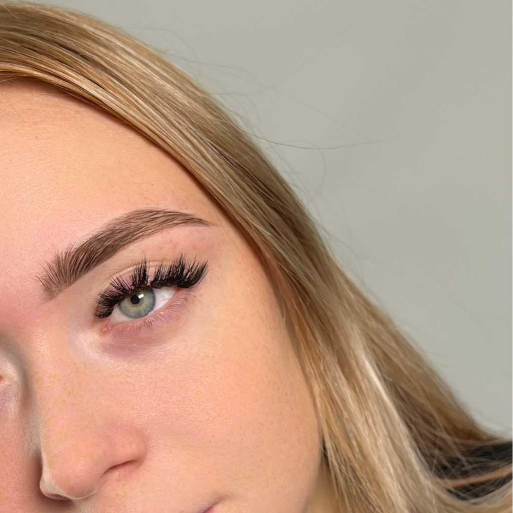 Ламинирование бровей +коррекция (пинцет+воск)