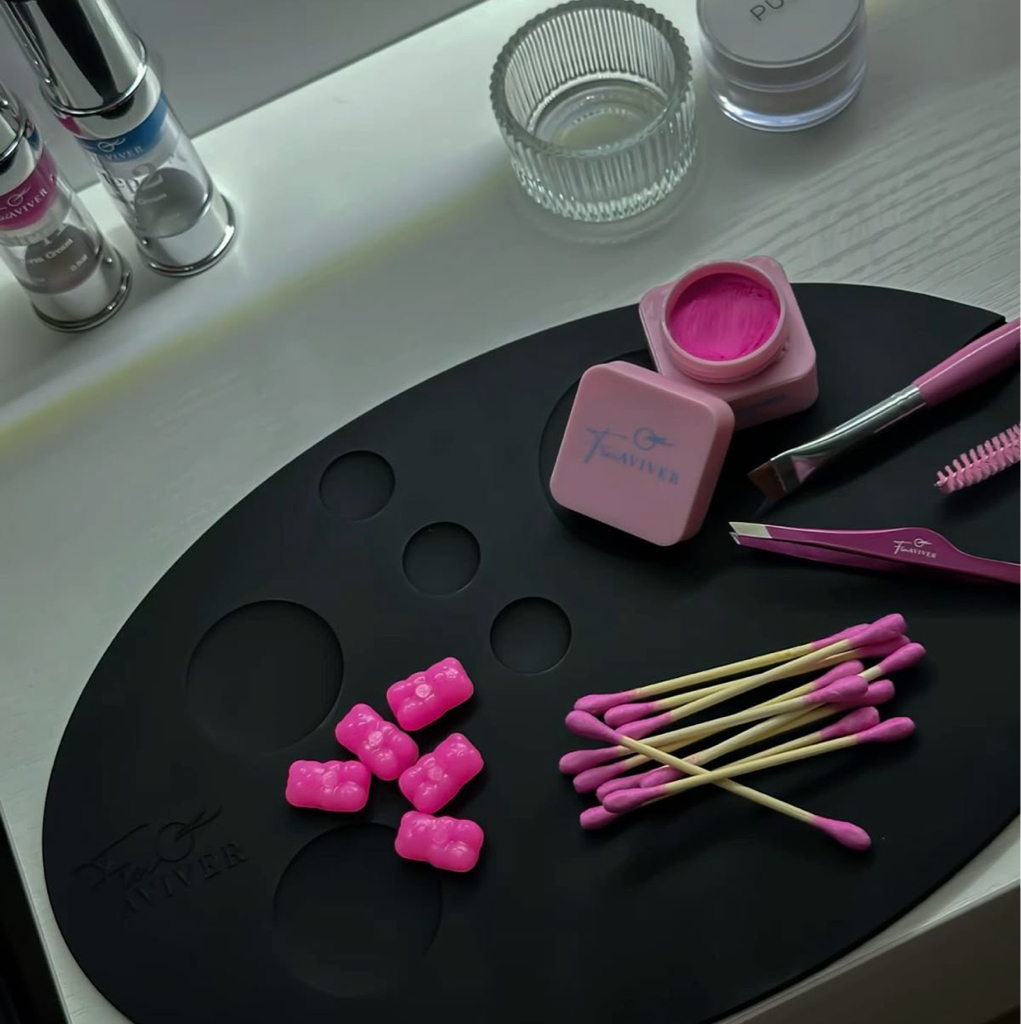 Снятие наращенных ресниц