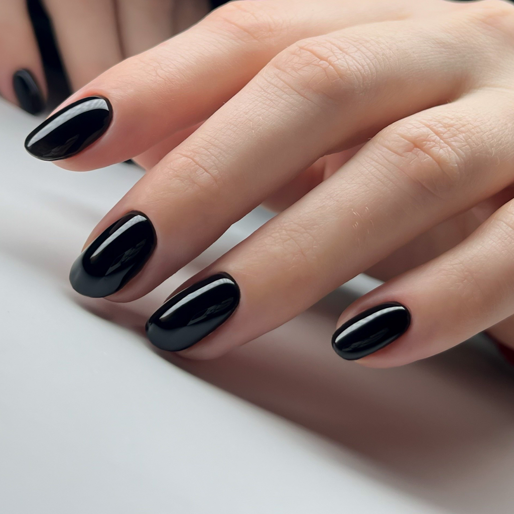 Аппаратный маникюр с покрытием гель-лак