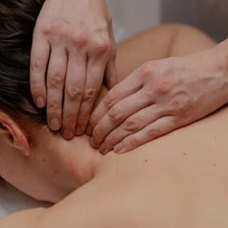 Миофасциальный массаж спины и шеи