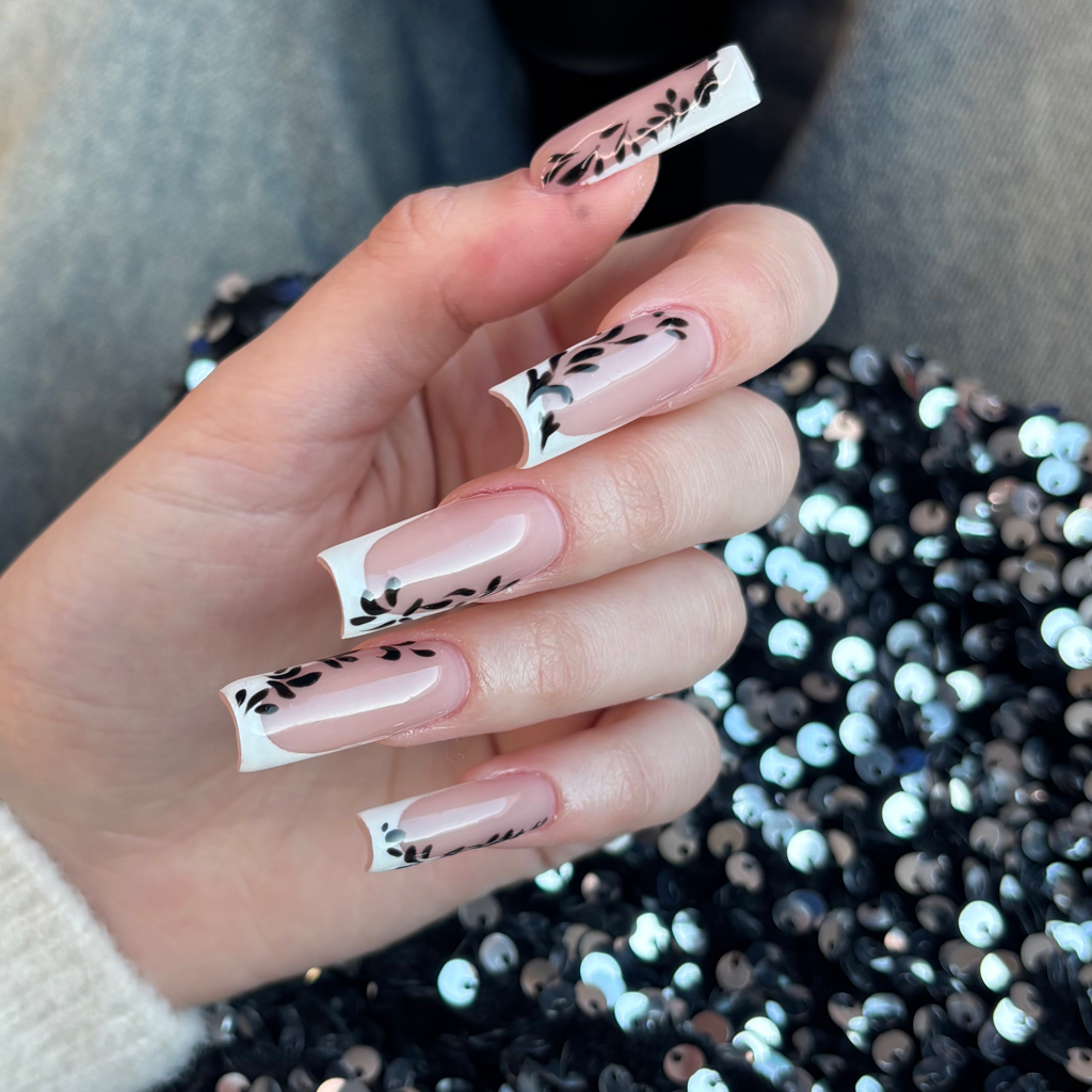 Наращивание ногтей до 3 см