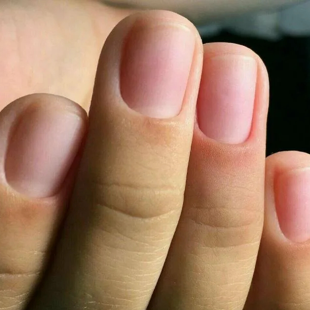 Маникюр комбинированный (снятие, обработка кутикулы)