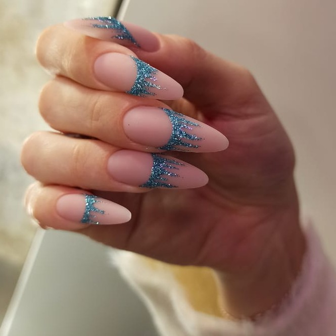 Наращивание ногтей