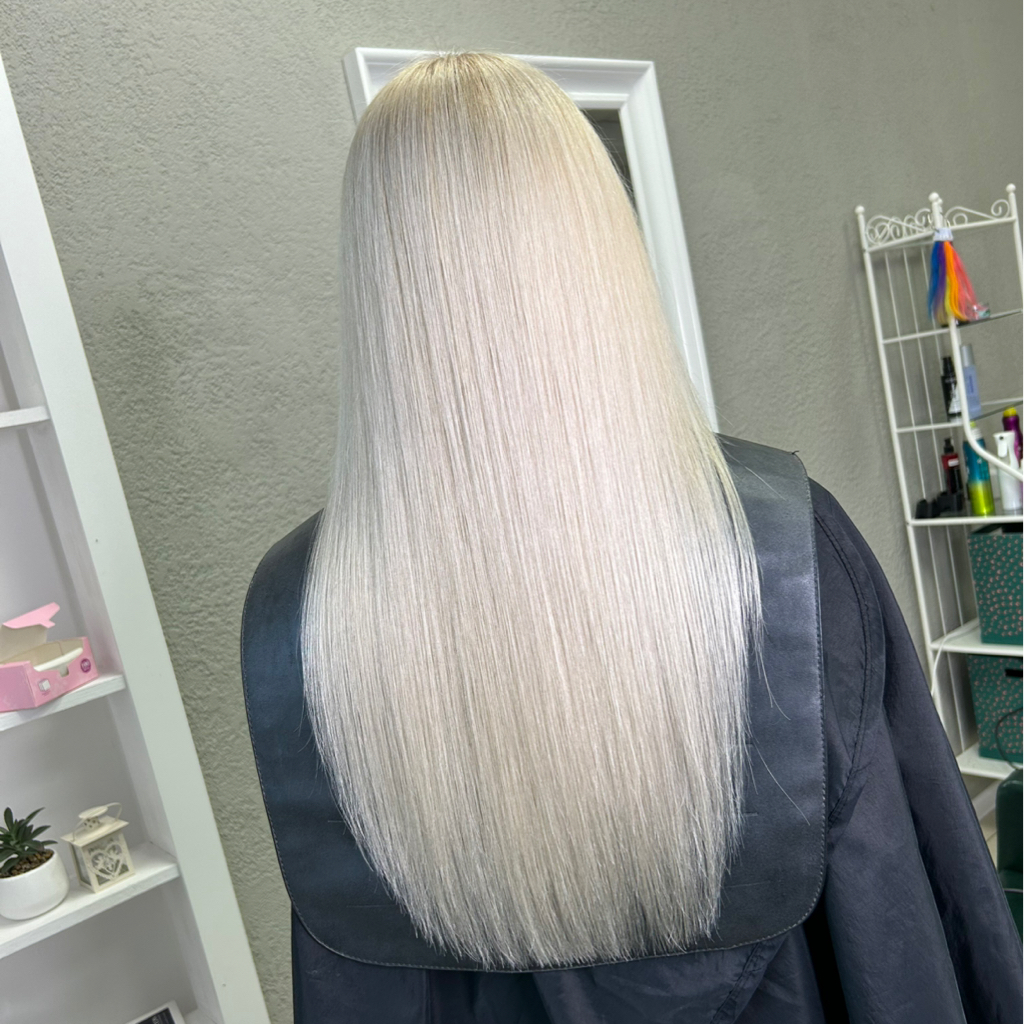 Total Blond (осветление + тонирование) длинные волосы