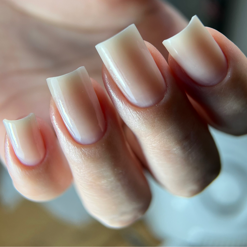 Маникюр + восстановление архитектуры всех ногтей + однотонное покрытие гель-лаком