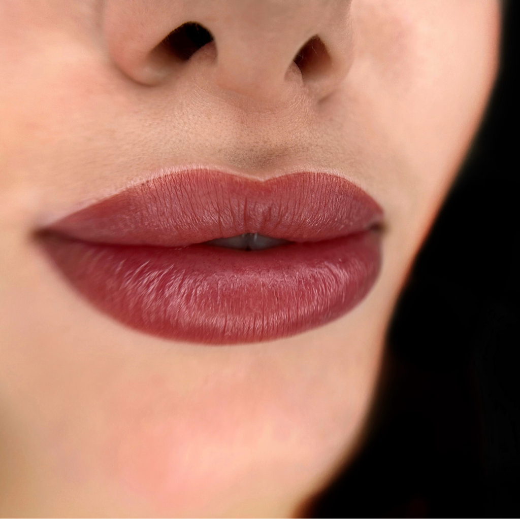 ГУБЫ (перманентный макияж)