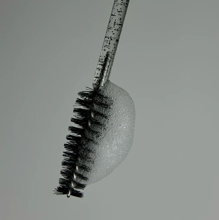 Снятие нарощенных  ресниц