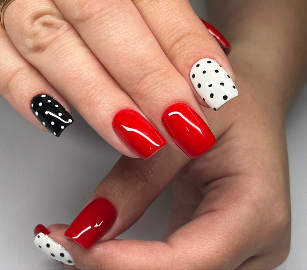 Маникюр, укрепление гелем, дизайн