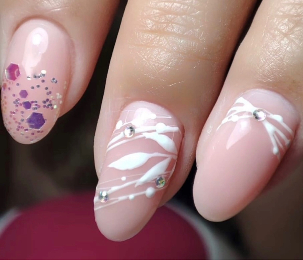 Коррекция нарощенных ногтей