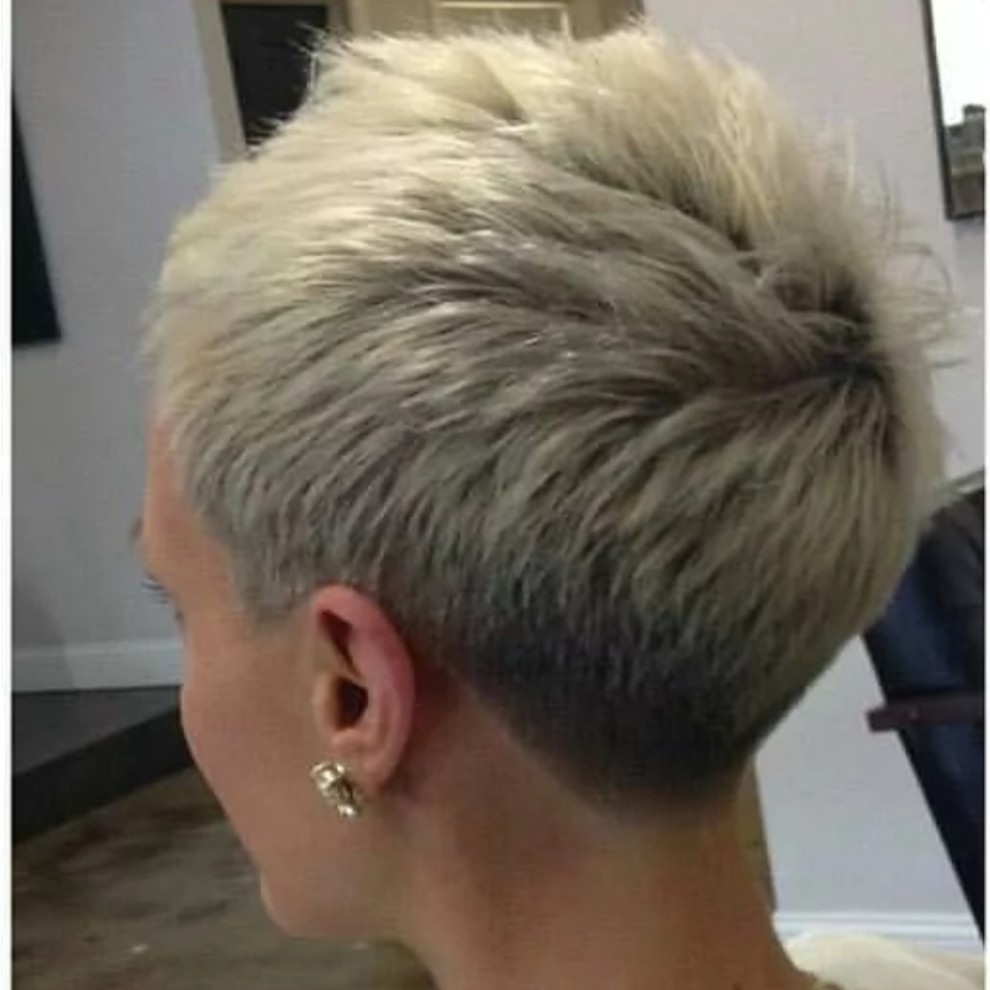 Стрижка женская короткая