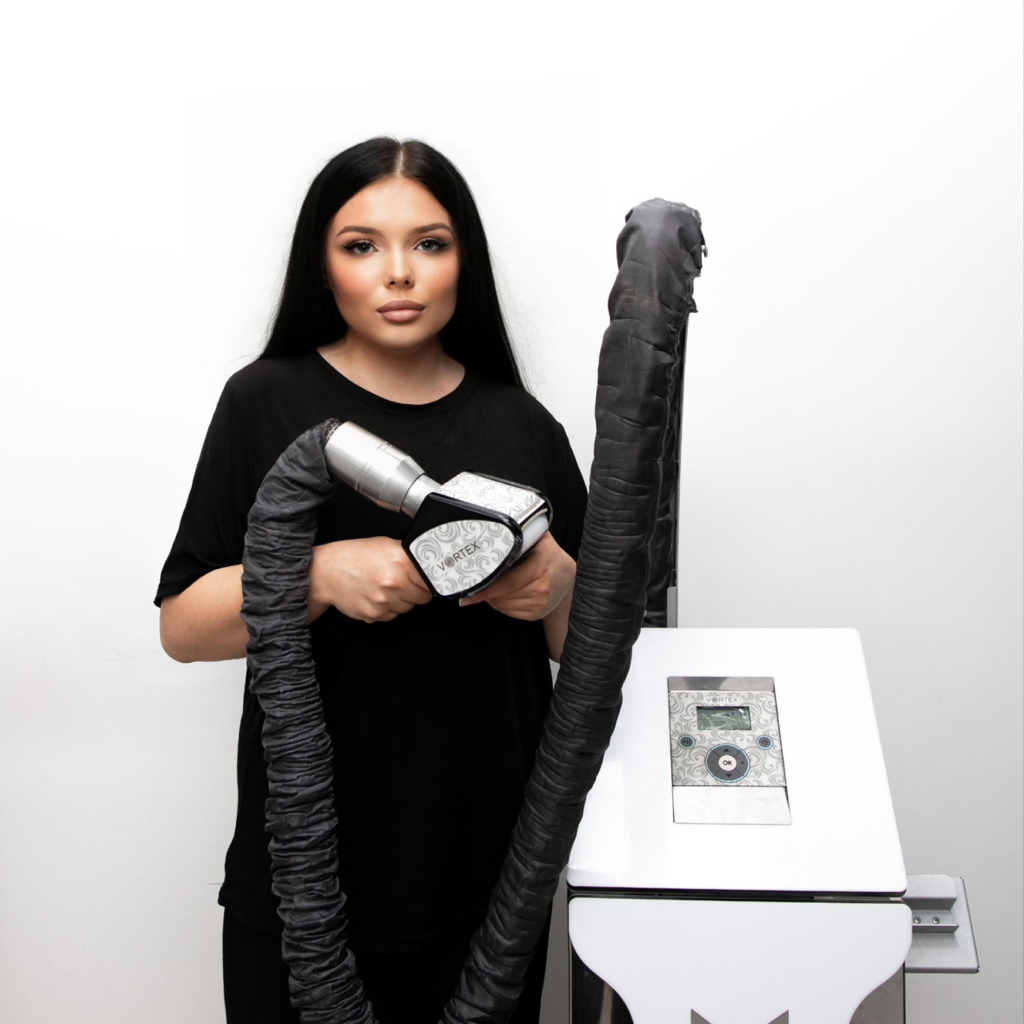 Порно секс: үлкен әпкесі ағасын азғырады