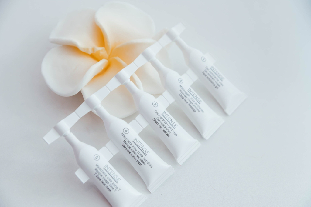 Уходовая процедура для лица «Волшебное преображение: ANTI-AGE»: уход за уставшей тусклой кожей на препаратах INTENSE - VAGHEGGI