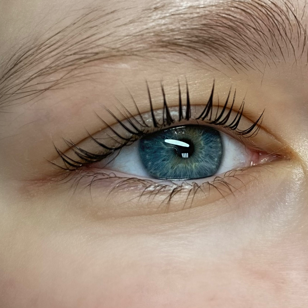 Ламинирование ресниц, окрашивание и ботокс