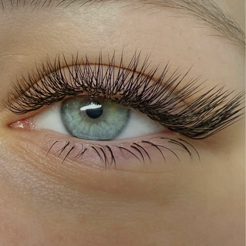 Наращивание нижних ресниц