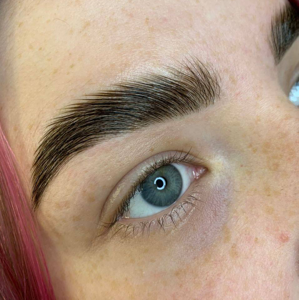 Окрашивание бровей без коррекции