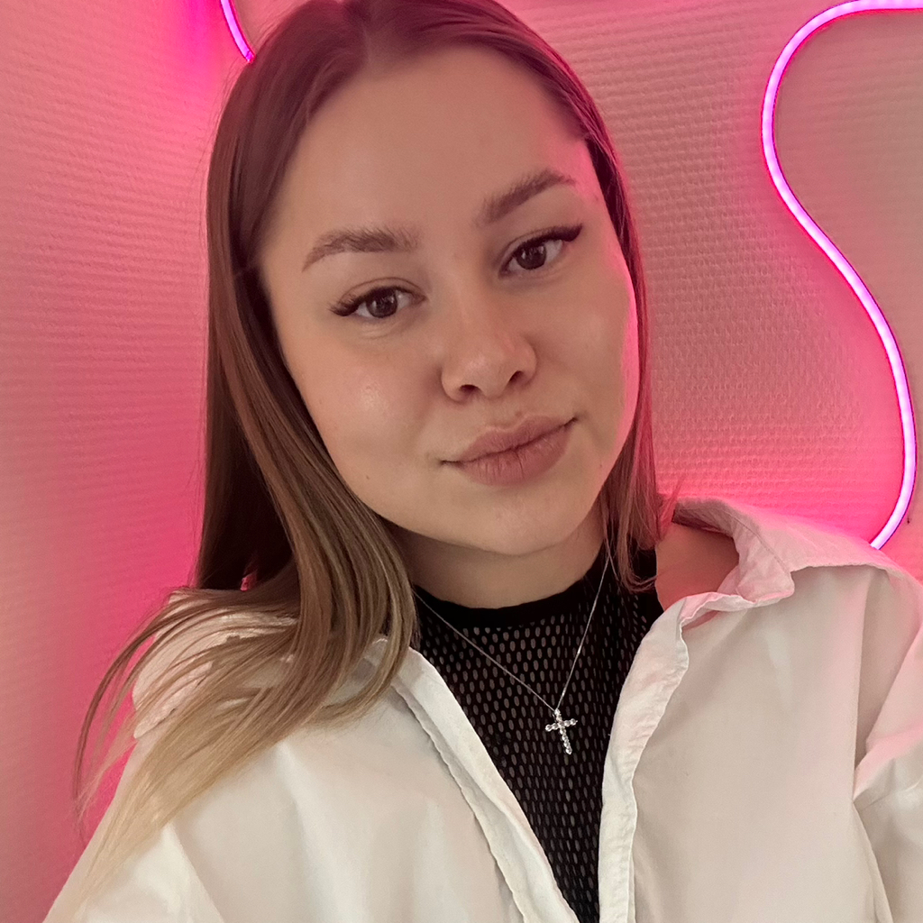 Полина Серякова
