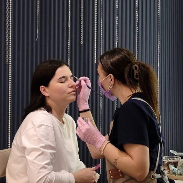 Оформление бровей