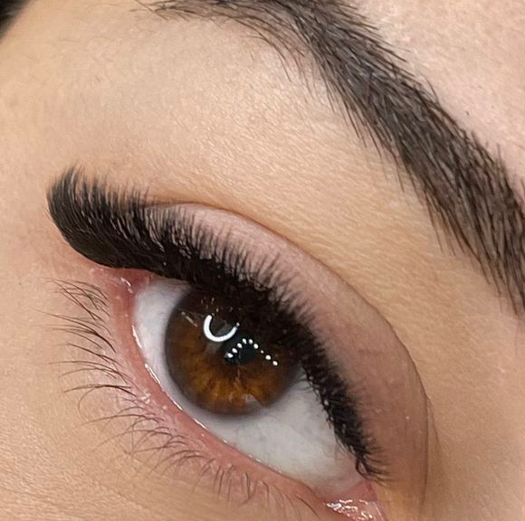 Коррекция 4D  (Прошло не более 2,5 недель и осталось 50% ресниц)